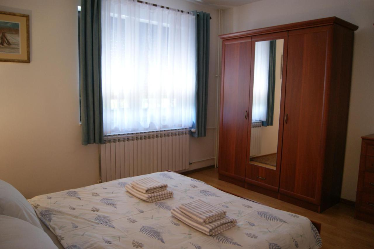 Apartment Lynx Korenica Exteriör bild