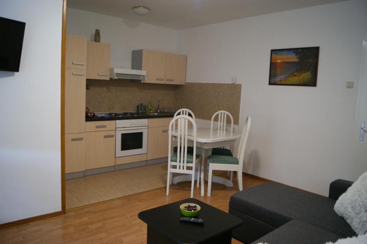 Apartment Lynx Korenica Exteriör bild