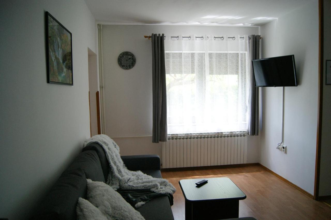 Apartment Lynx Korenica Exteriör bild